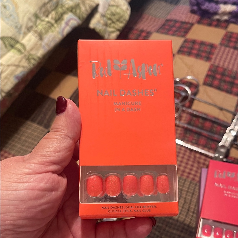 Red Aspen Orange Nail Dashes